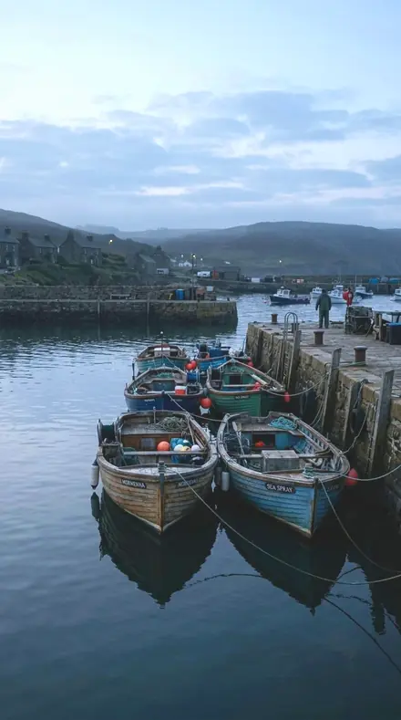 Graded with Night System: Floor Pedestal on Boats before the harbour wakes, black point held